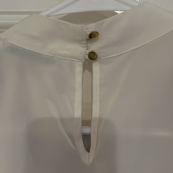 Black and white blouse - Picture 5 of 6
